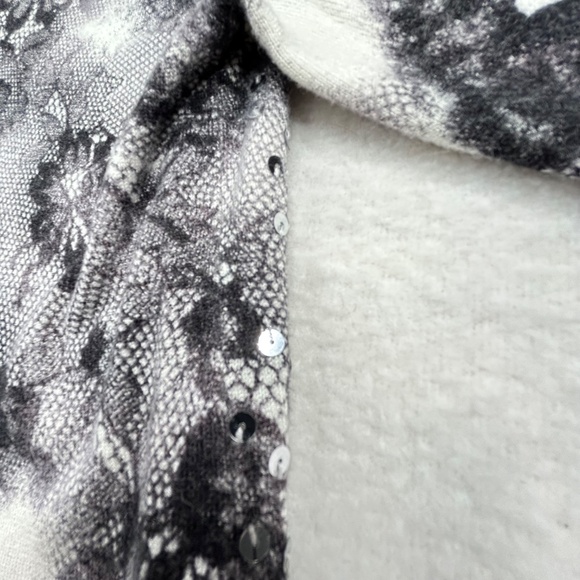 Express Design Studio Women Floral Lace Sequin Cardigan size Small Black & White - Picture 13 of 13